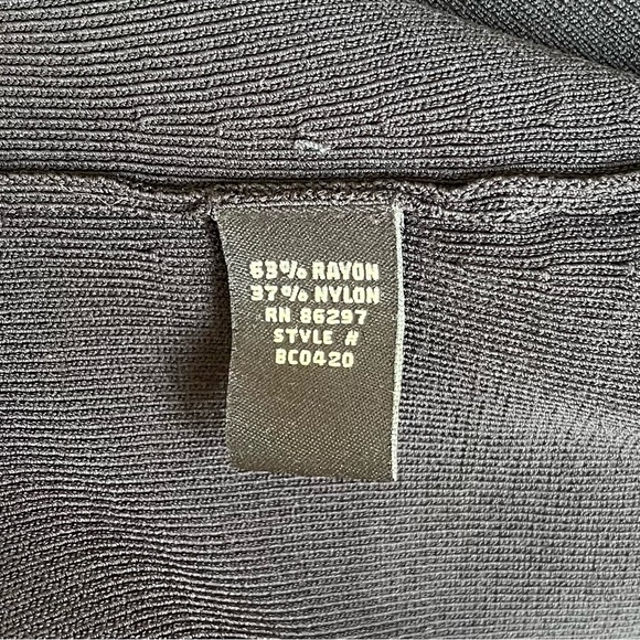 •BCBGMaxAzria• Sleeveless Knit Shell Top - Size Large - Picture 6 of 8